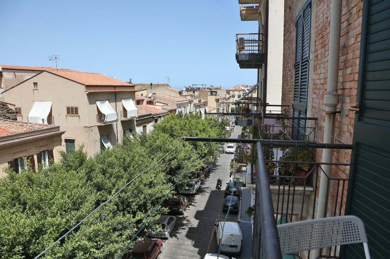 Sunny Flat - Self Apartments Cefalu Bagian luar foto